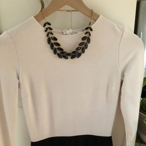 Preppy Black Goldtone statement necklace - Picture 3 of 3